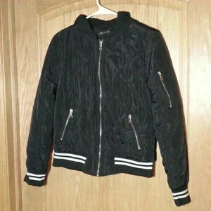 New Look Size Medium juniors black white zip hooded bomber jacket